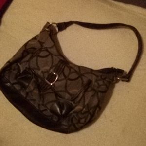 Purse small three seperate space w zipper middle..